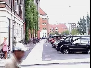 Hete ebony & Latina tieners wisselen sperma van een zwarte sexfilms met ouderen lul