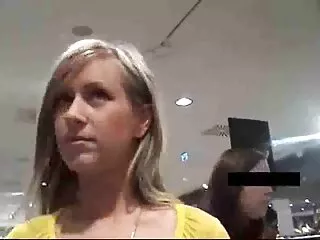 Geile ts Lianna berijdt een harde lul in sexfilm ouderen anale neukbeurt